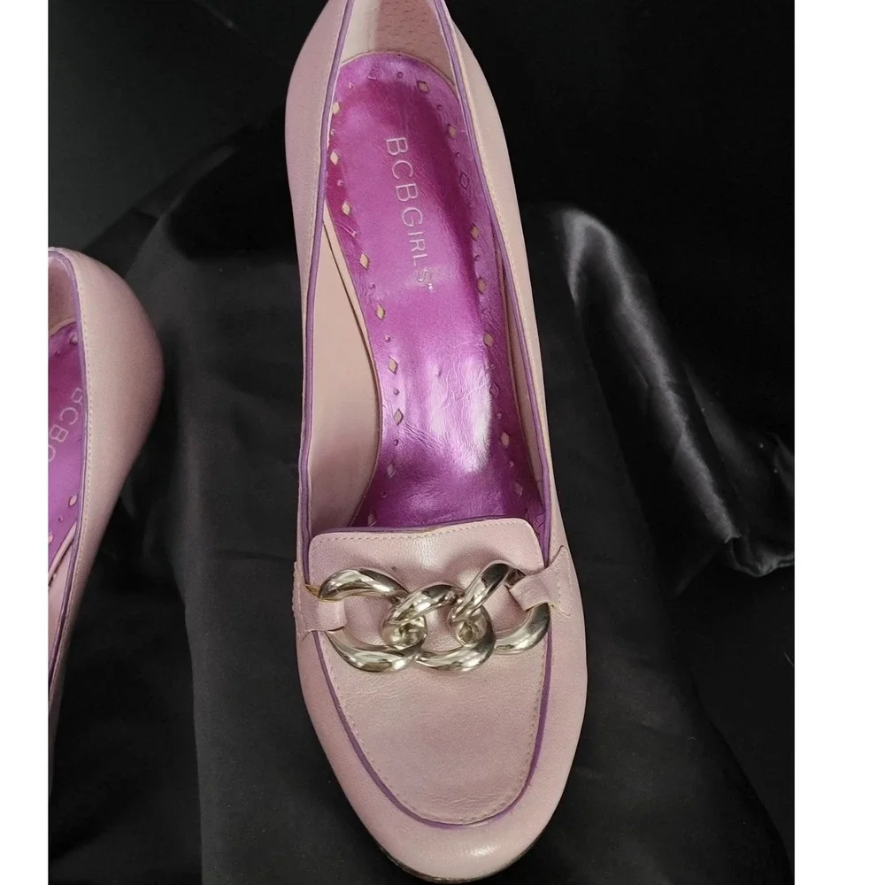 BCBGirls Lavender Pink Leather Loafer Pumps Silver Chain Heels Size 8B Brazil